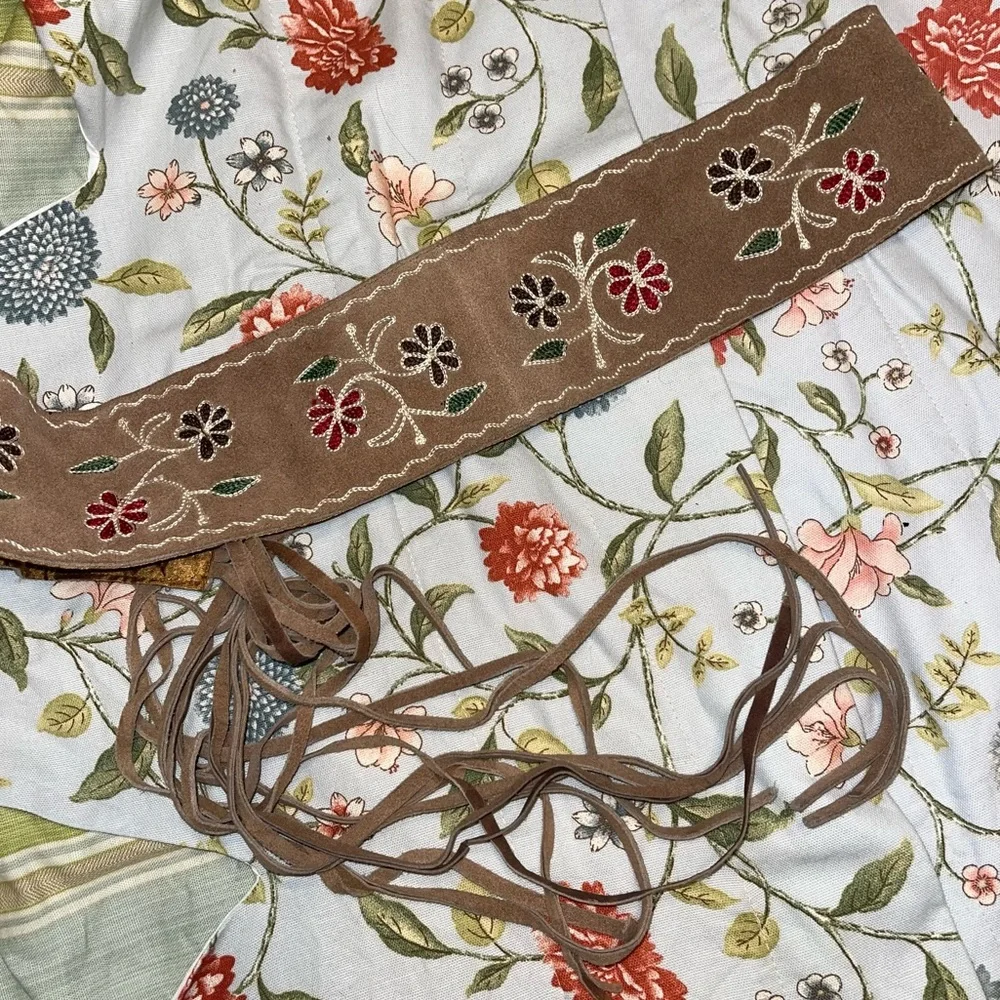 Leather Floral Embroidered Floral Stitched Belt
